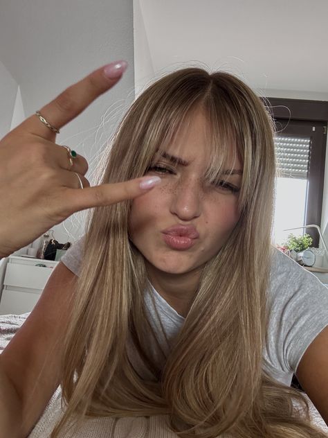 Flequillo Recto y Ligero