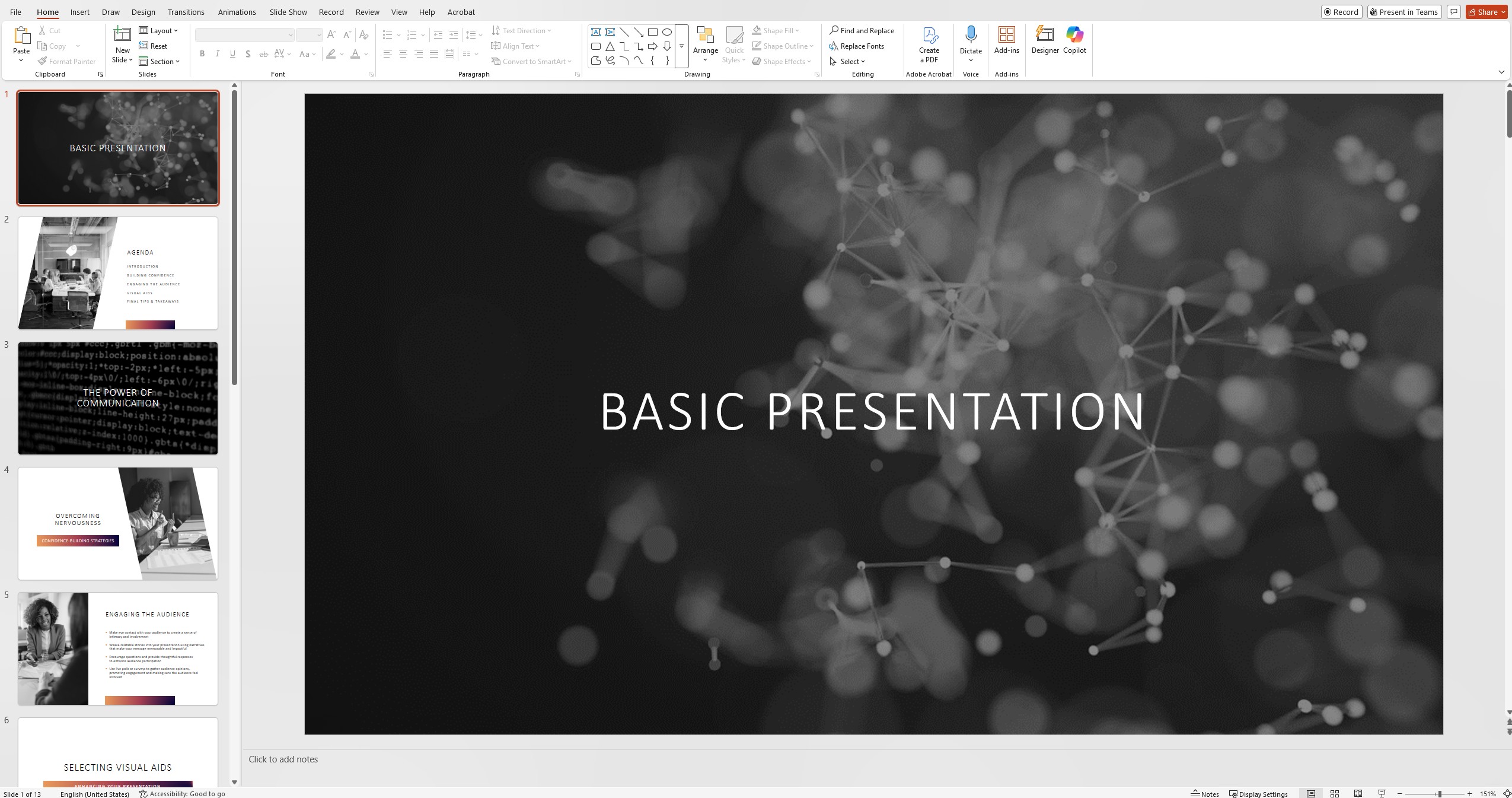 Interfaz de PowerPoint con Copilot