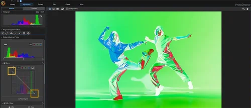 PhotoDirector - Color Inversion