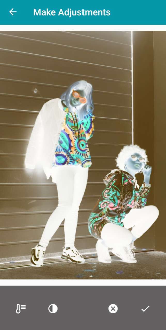 Photo Negative Scanner pour inverser les couleurs d'une image