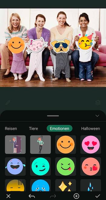 PhotoDirector App - Smileys einfügen