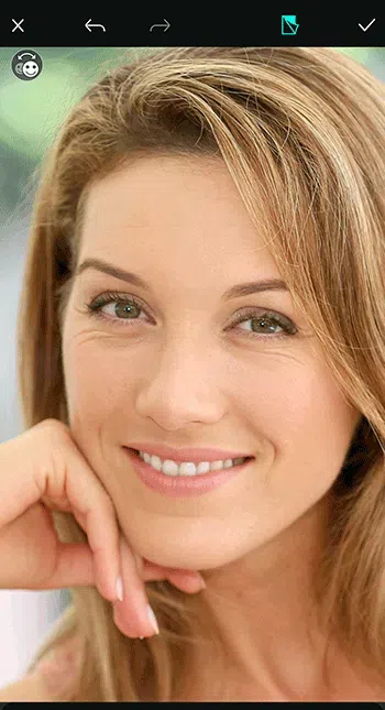 PhotoDirector App - Automatically Get Rid of Wrinkles