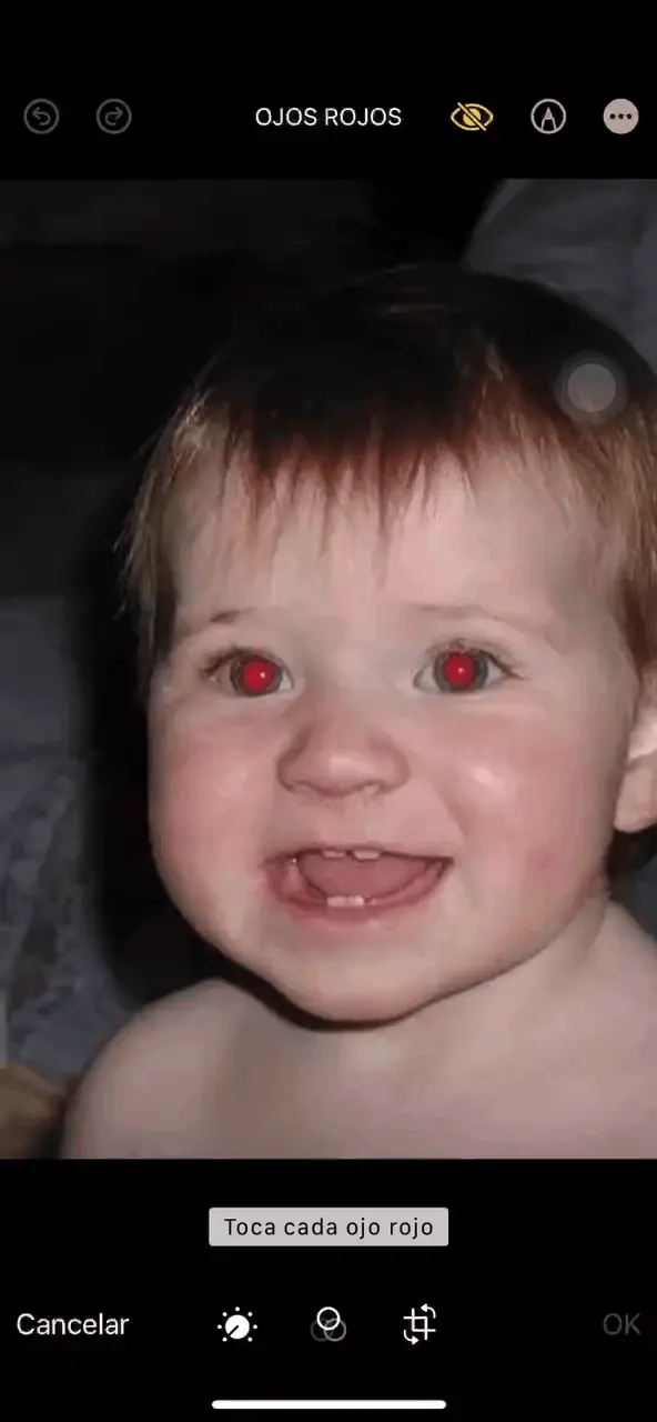 PhotoDirector - La mejor app para corregir fotos con ojos rojos