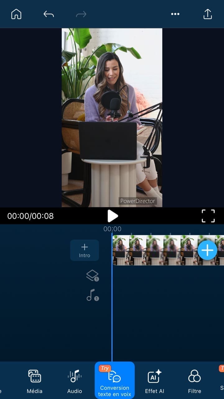 générer une voix depuis un texte sur l'appli powerdirector