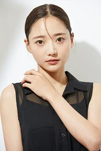 Vivid Glam メイク加工前