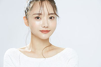 MyEdit AI 顔入れ替え サンプル元画像