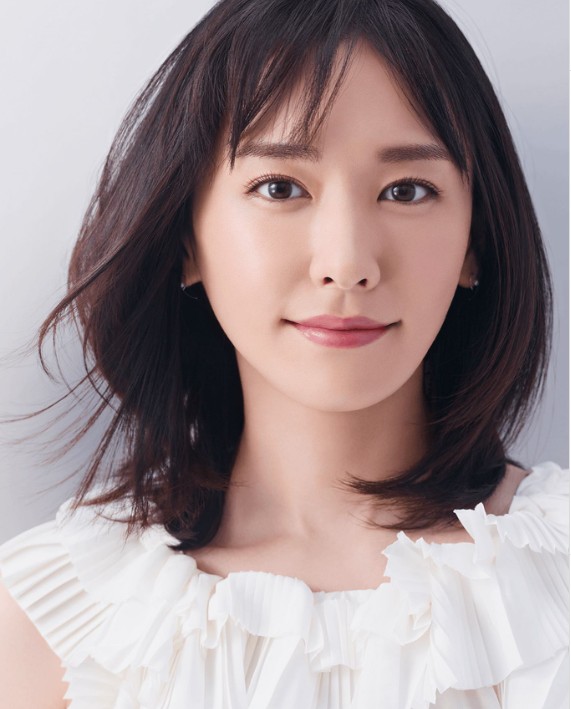 女生中長髮髮型推薦：及肩內彎中長髮