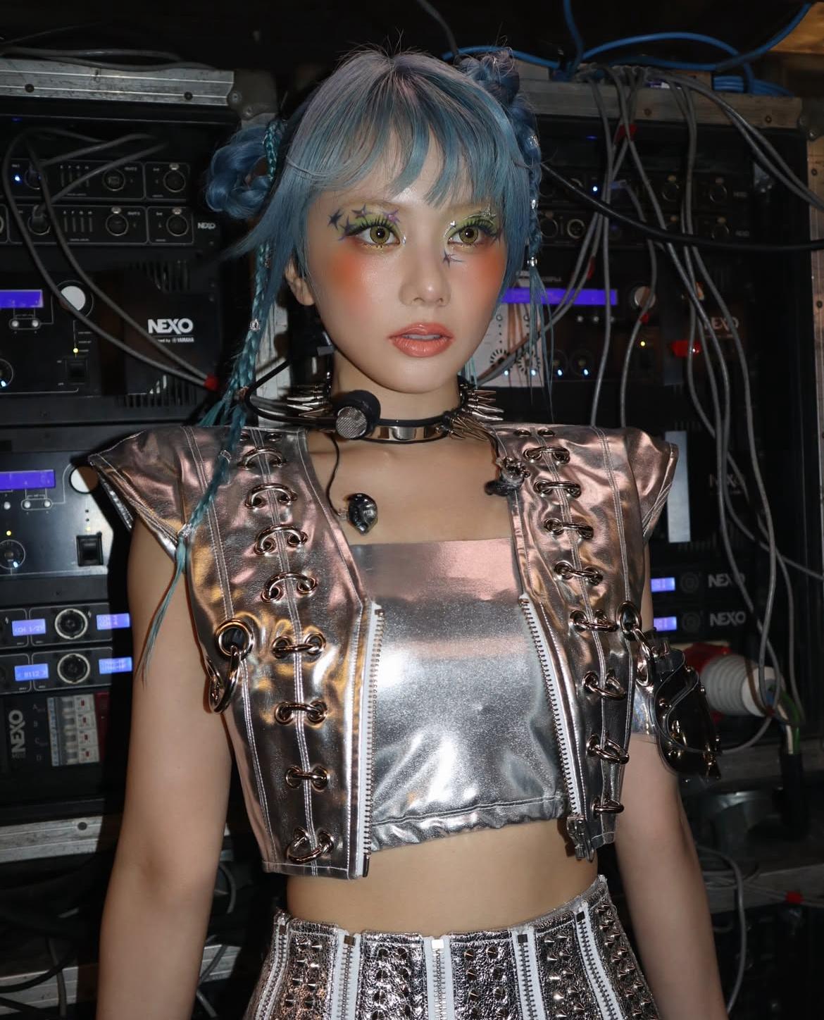 쇠맛 Y3K 스타일 XG