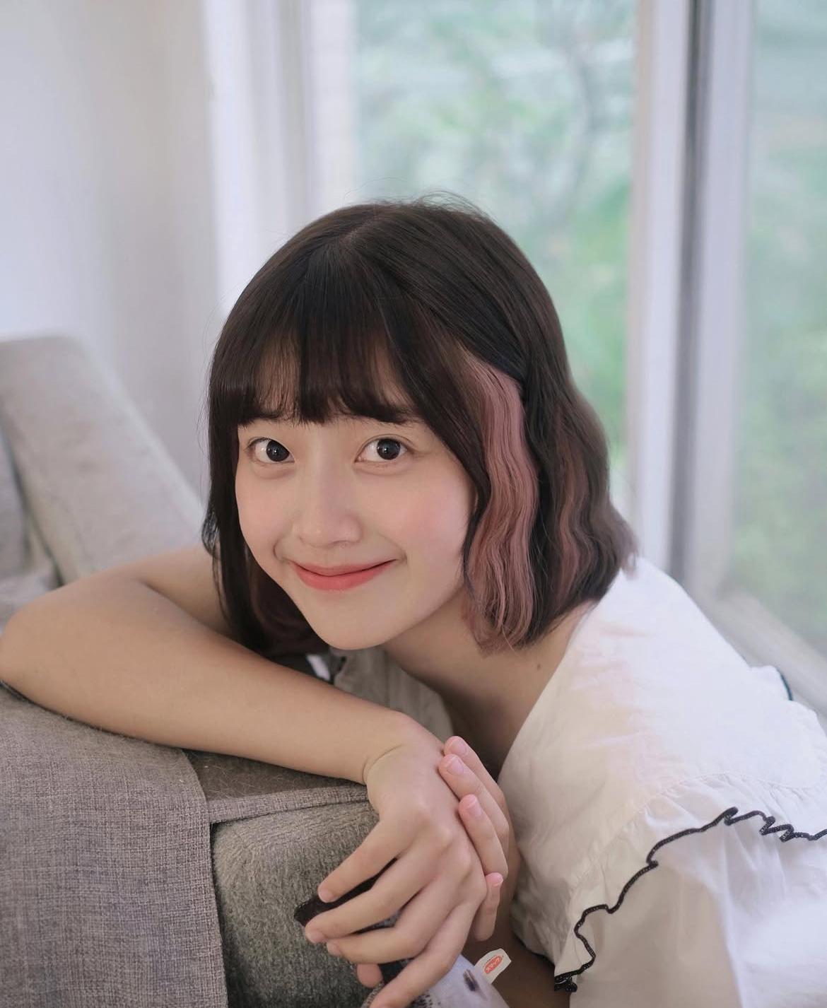 挑染髮型：耳圈染