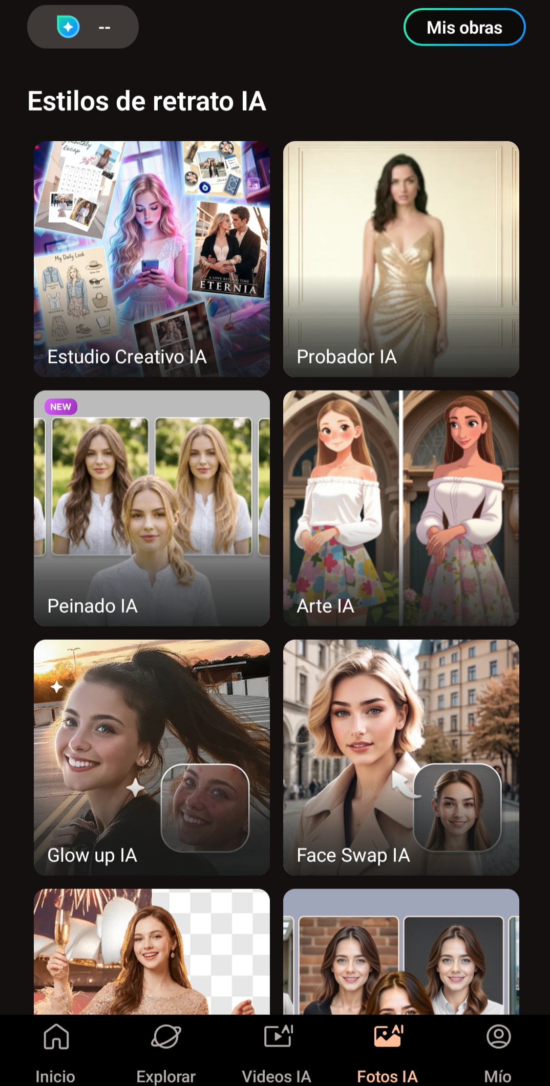 Menú principal de PhotoDirector con la opción Fotos IA seleccionada y el acceso a Peinado IA