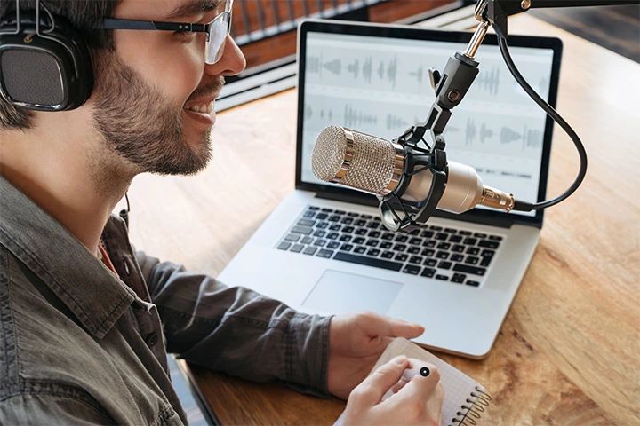 Podcasts aufnehmen und schneiden - Die 5 besten Tools 2025