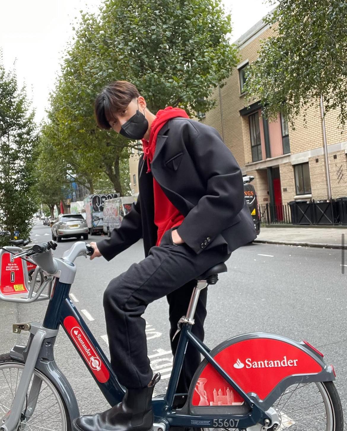 男生西裝外套穿搭:休閒日常風