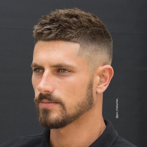 Meilleure coiffure pour homme aux cheveux courts en 2025
