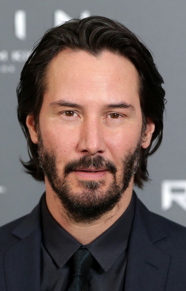 keanu-reeves-visage-ovale