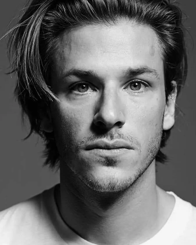 Coupe Bro Flow homme 2025 avec Gaspard Ulliel, style mi-long décontracté