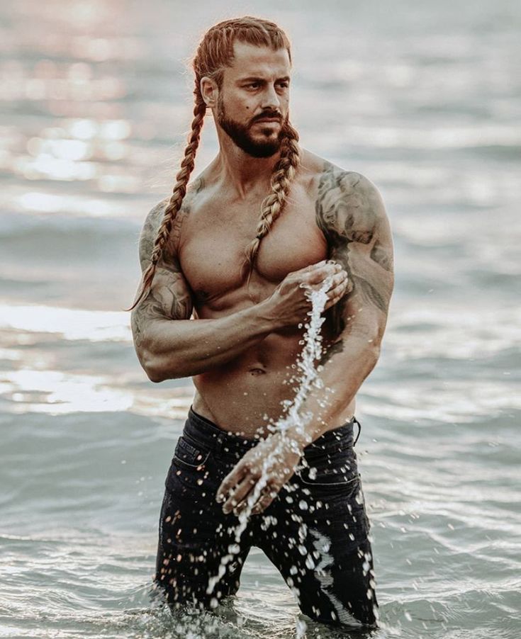 Coiffure Viking - Le nœud double (double man bun)