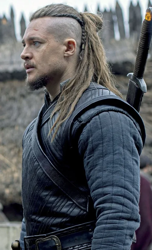 Coiffure Viking - Le crâne rasé avec tresses