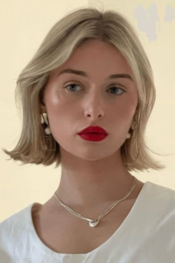 Flipped Bob oder Bell Bottom Bob mit ausgestellten Spitzen