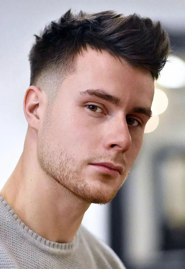 Long Crew Cut : Un dessus plus long pour plus de style