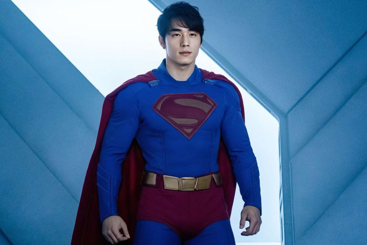 用 MyEdit AI 換臉變成超人