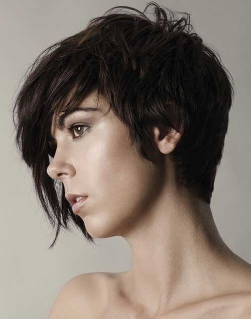 peinado pixie con capas largas