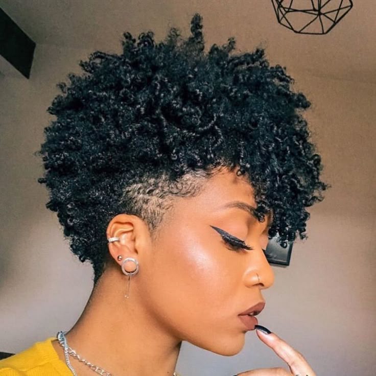 Tapered Afro femme, coiffure africaine moderne
