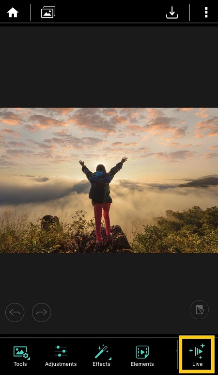 Use the best photo editor app PhotoDirector Mobile to add animation to your photos