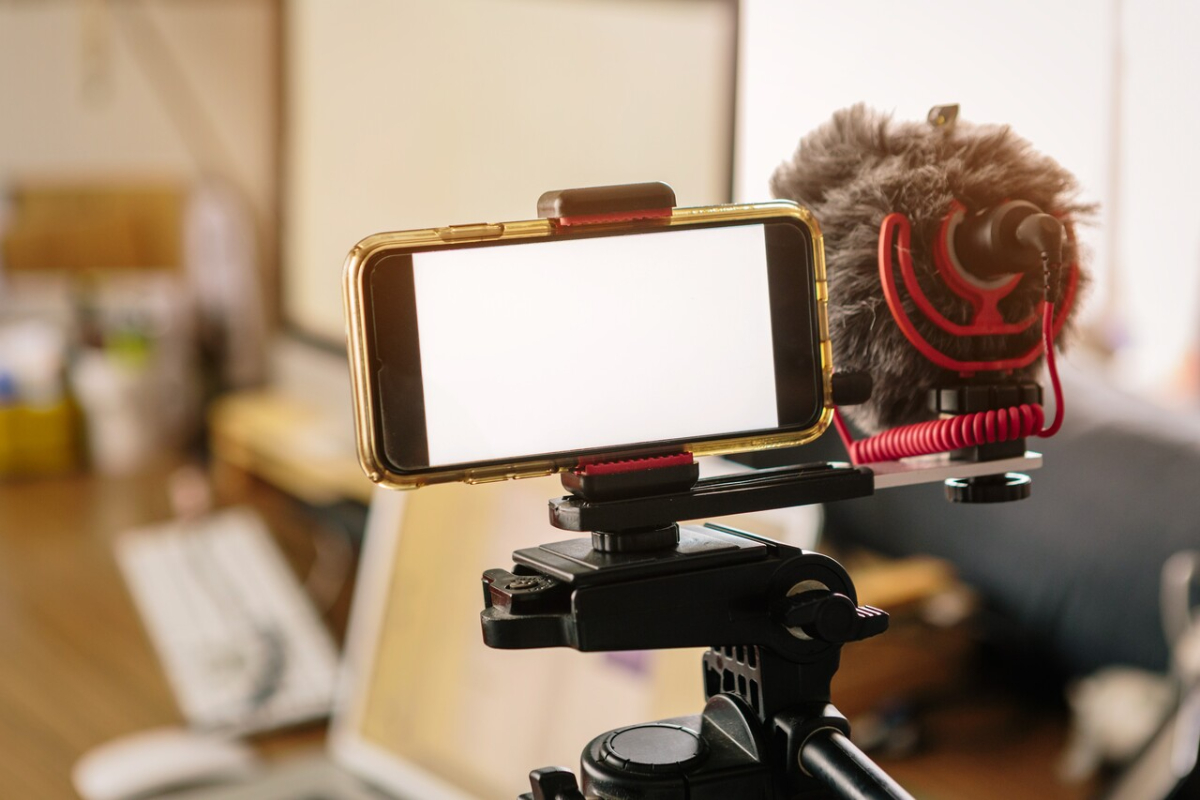 Microphone for mobile phone