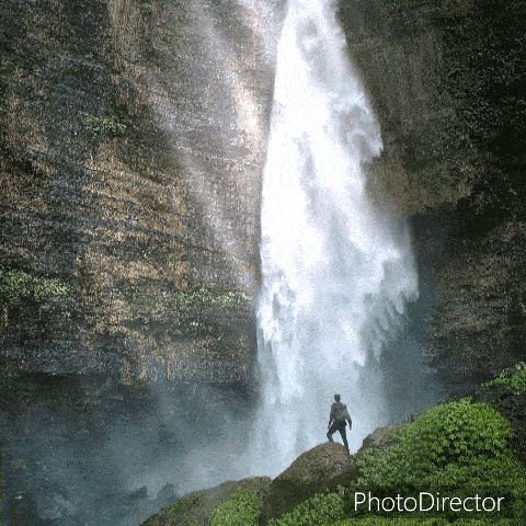 PhotoDirector App - Light Ray Animation