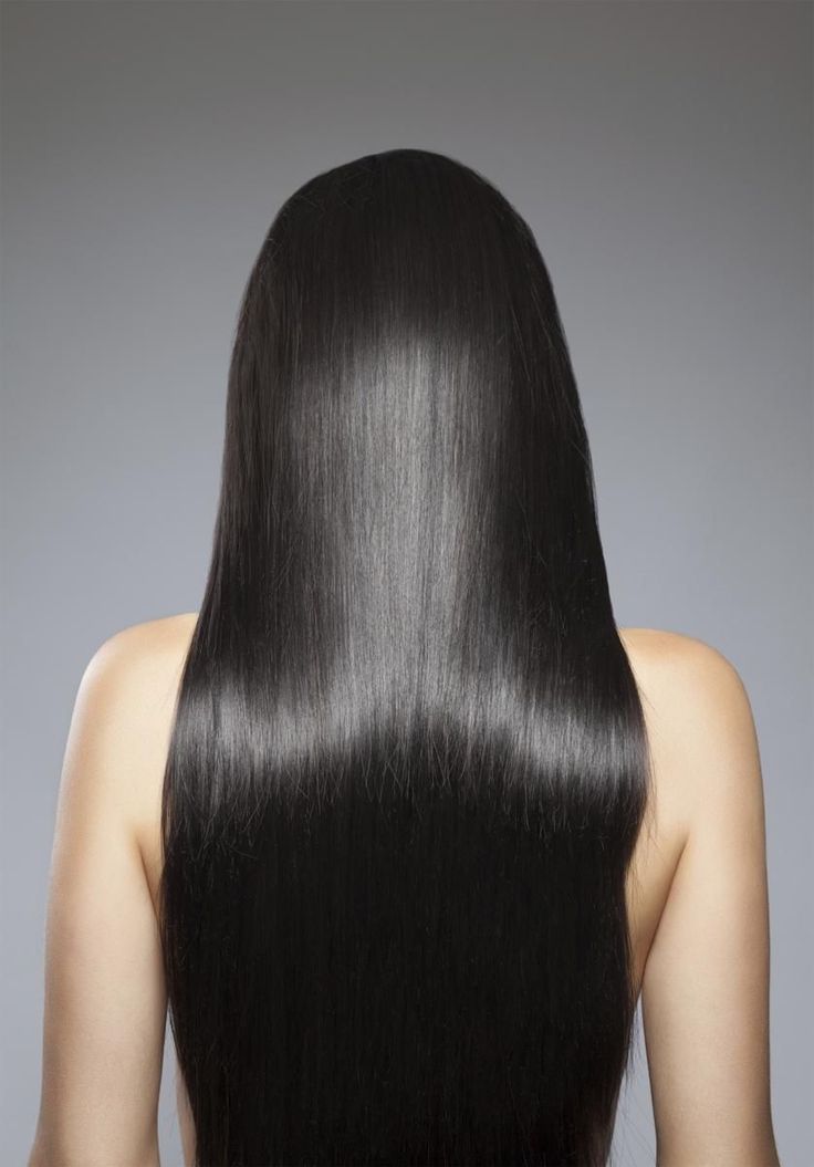 Mirror-Effect Straight Hair