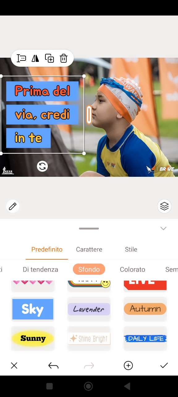 PhotoDirector – app per scrivere su foto
