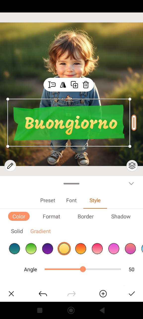 PhotoDirector – personalizzazione del colore del testo