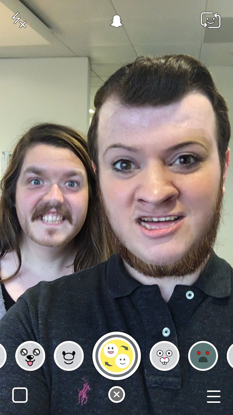 con cambio de rostro